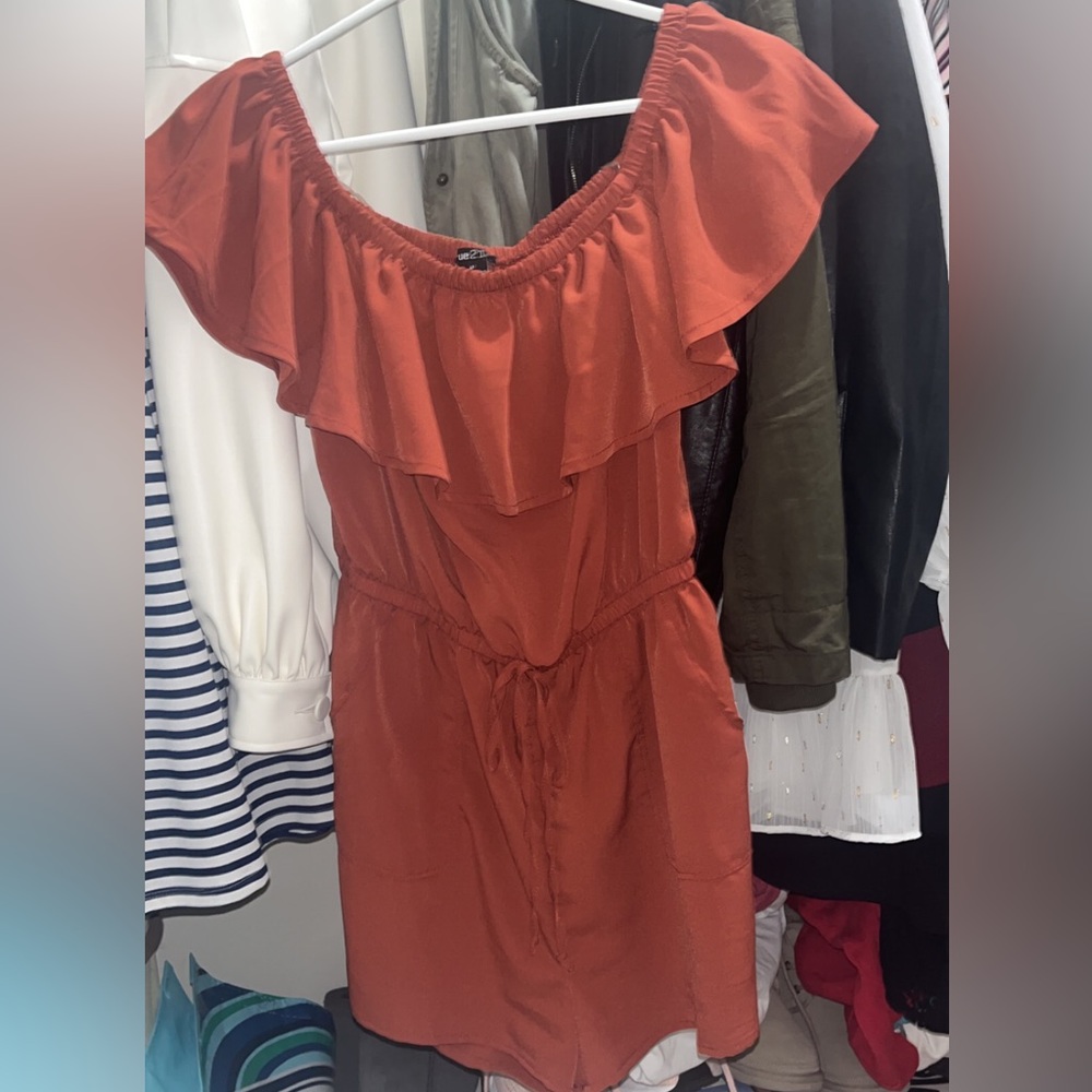 Rue 21 burgundy orange romper size medium
